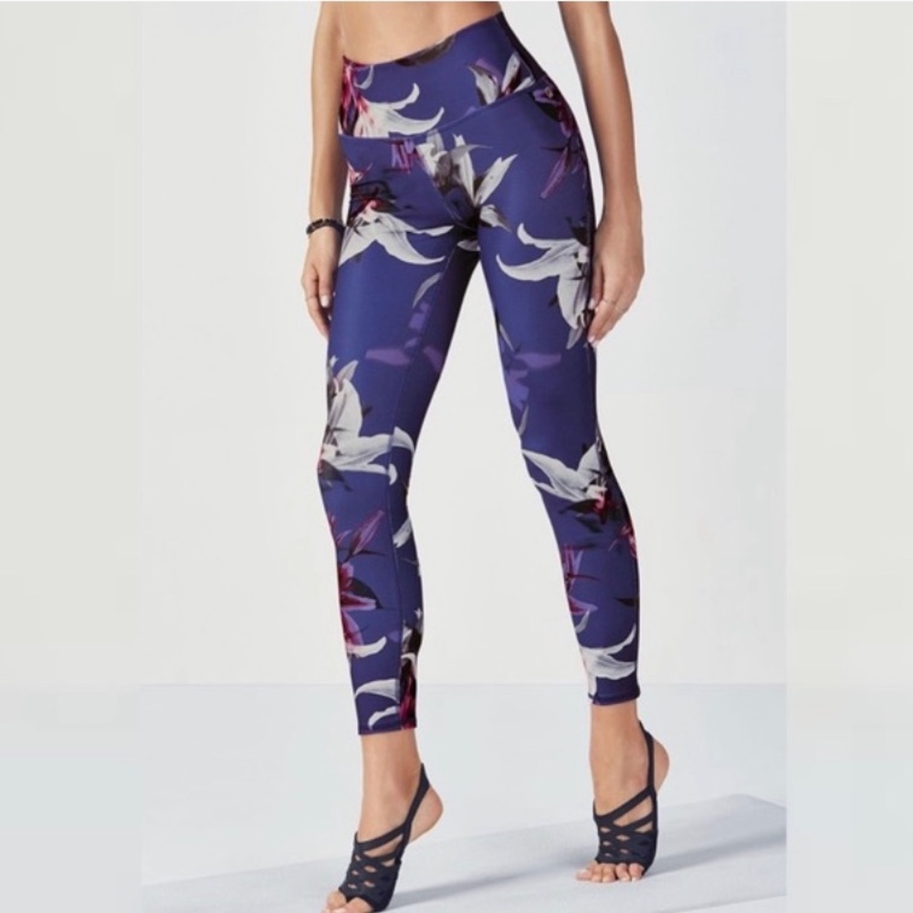 NWT Fabletics Lisette High Waisted 7/8 Capri